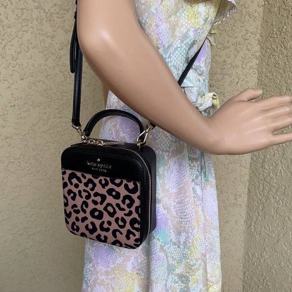 Kate Spade daisy graphic leopard vanity crossbody - Picture 3 of 16